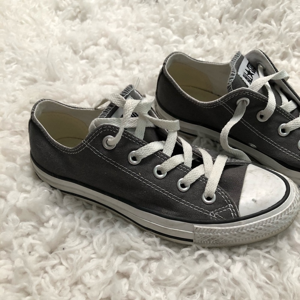 Charcoal converse low tops, size 6